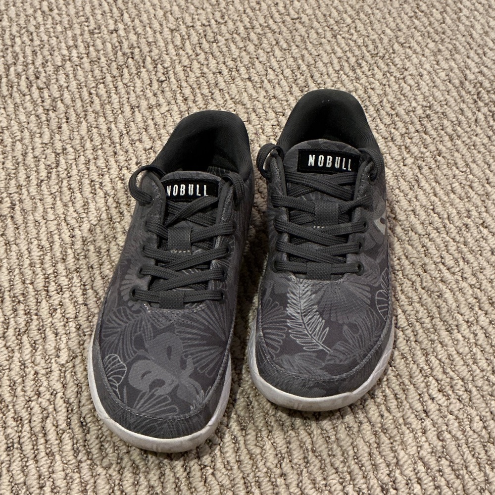 NOBULL Original Canvas sneakers.